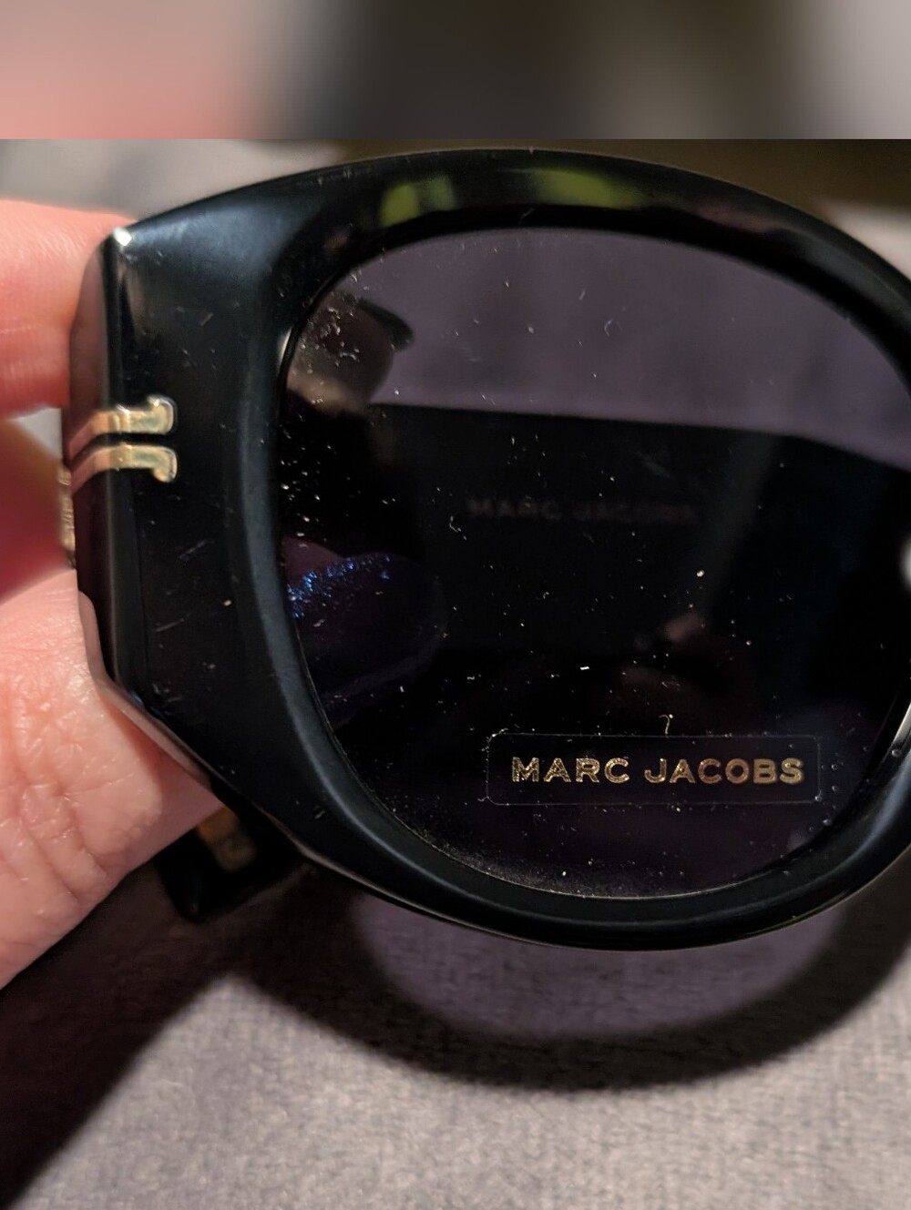 New Marc Jacobs Women’s Black Sunglasses with Yellow Case - Full Set - Picture 8 of 8